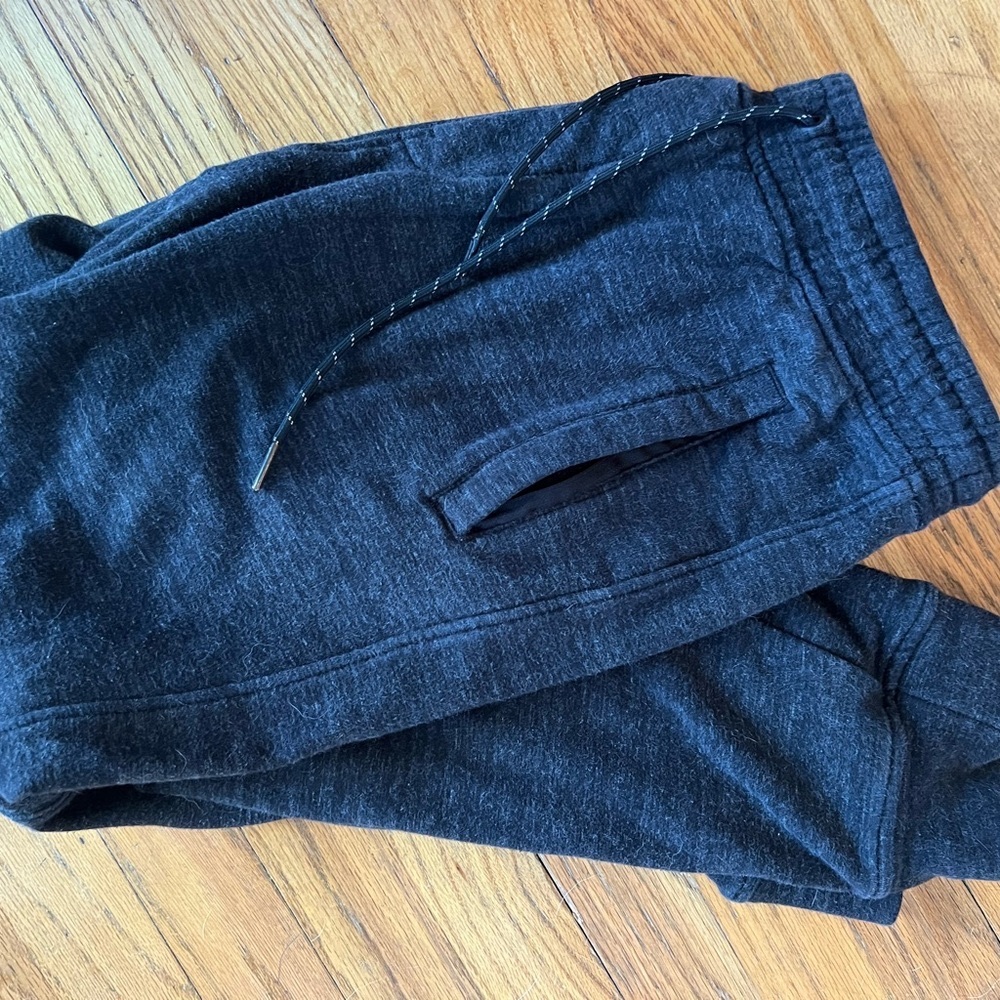 Men’s American Eagle Outfitters Black Joggers, M